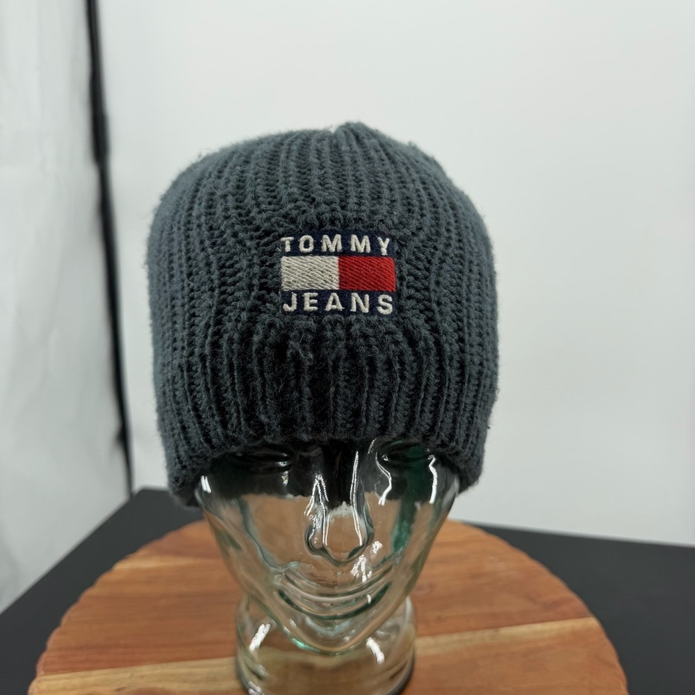 Vintage Tommy Jeans Heritage Core rib-knit beanie in a grey embroidered flag
